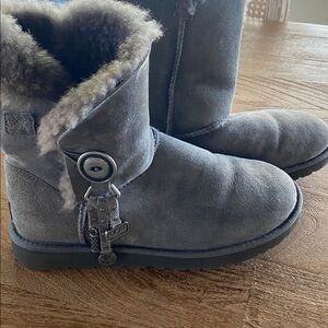 Azalea Gray Ugg Boots